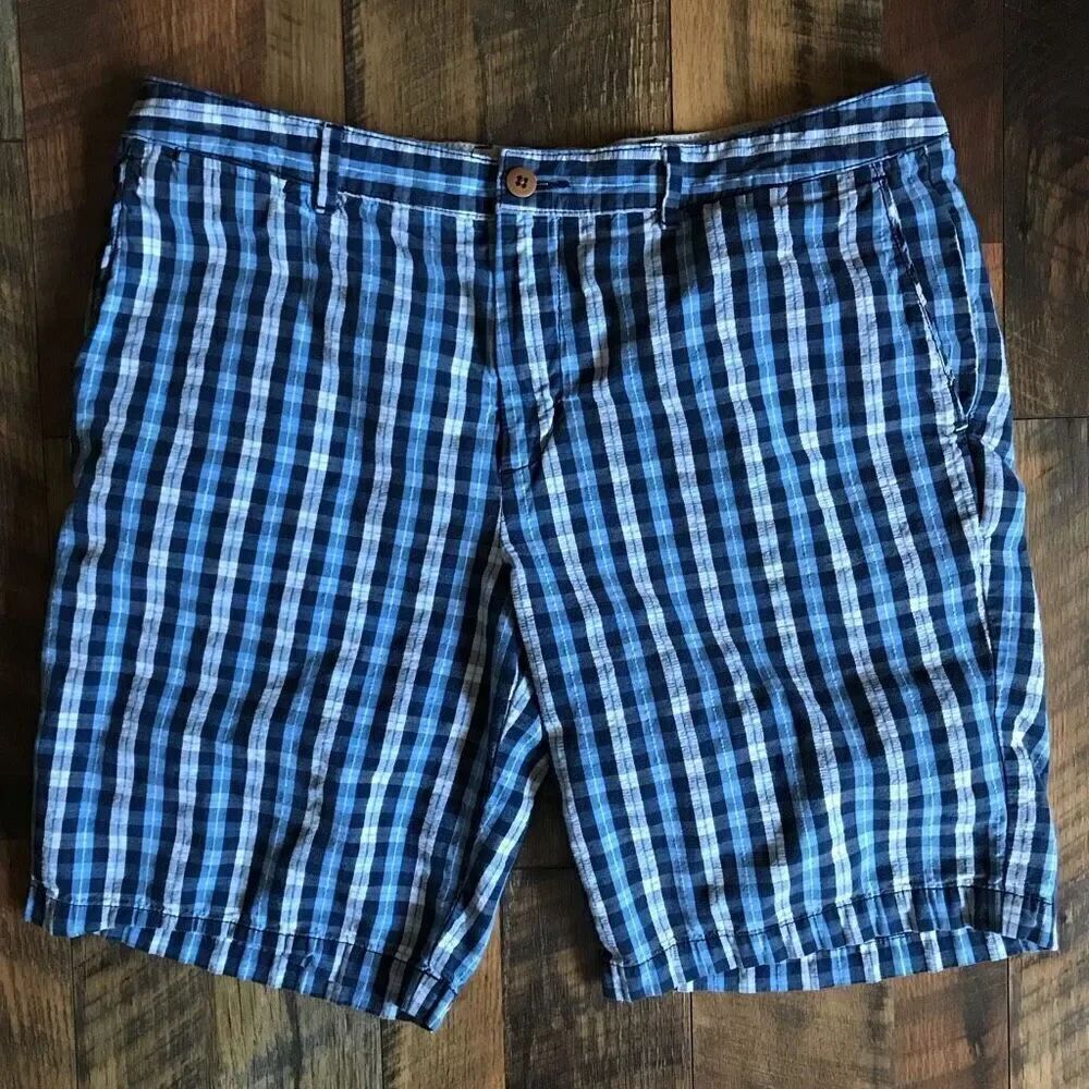 Tommy Bahama Bermuda golf Size 36 blue plaid men’s golf shorts cotton